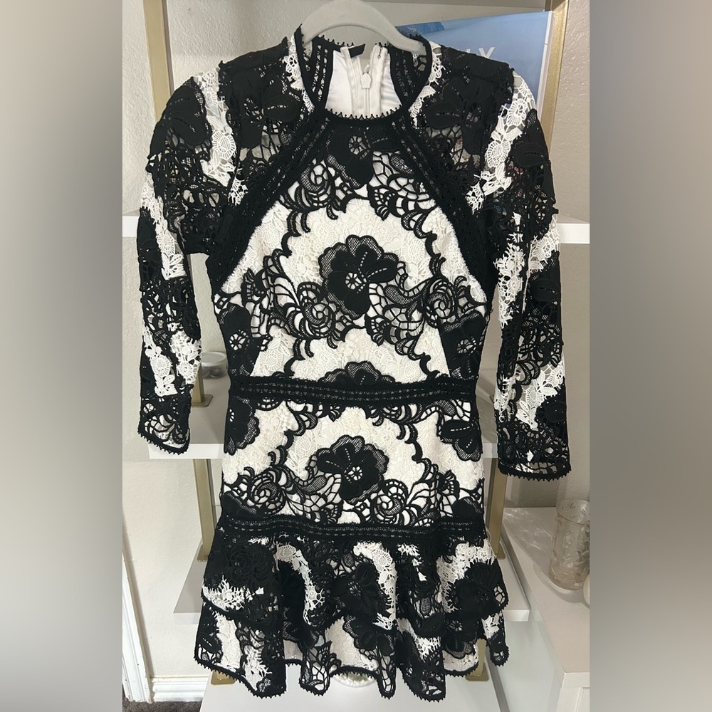 Like new Alexis black and white lace dress size medium - Picture 3 of 5